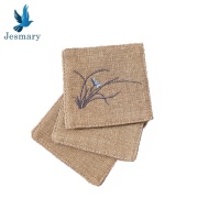 ĐẾ LÓT LY HÌNH VUÔNG HỌA TIẾT HOA VĂN